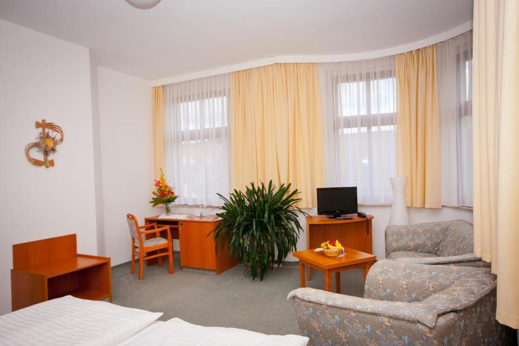 Hotel Am Kellerberg Trockenborn-Wolfersdorf Экстерьер фото